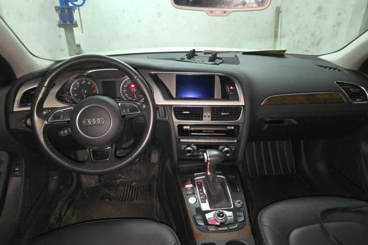 Used Audi A4L 2015 35 TFSI Automatic Technology Model Center Console