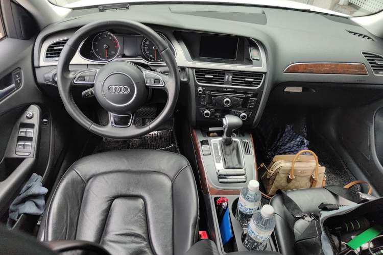 Used Audi A4L 2015 35 TFSI Automatic Comfort Model Center Console