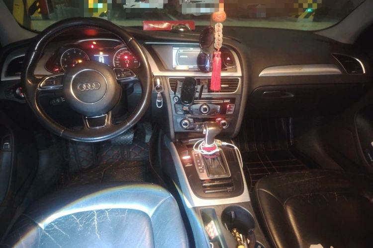 Used Audi A4L 2015 35 TFSI Automatic Standard Model Center Console