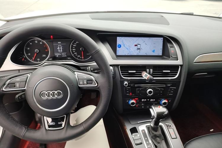 Used Audi A4L 2015 35 TFSI Automatic Comfort Model Center Console