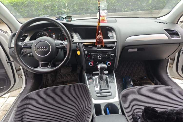 Used Audi A4L 2015 35 TFSI Automatic Standard Model Center Console
