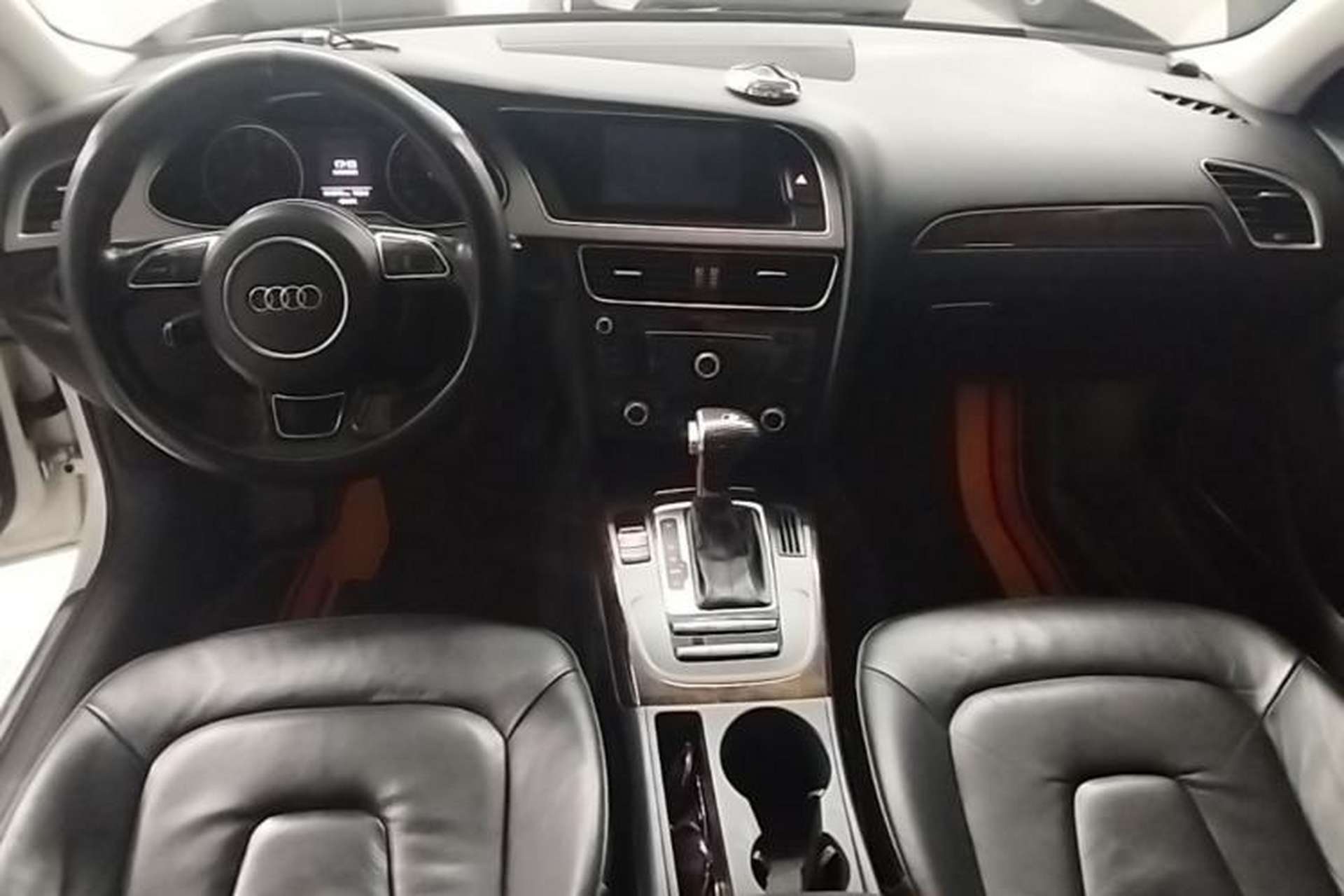 Used Audi A4L 2015 35 TFSI Automatic Comfort Model Center Console