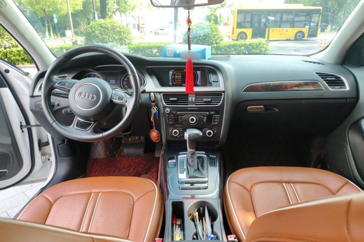 Used Audi A4L 2015 35 TFSI Automatic Comfort Model Center Console