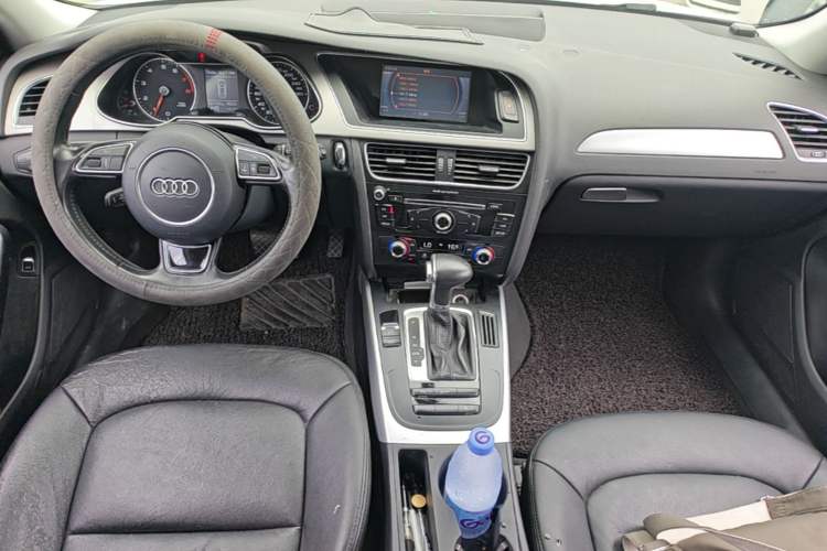 Used Audi A4L 2015 35 TFSI Automatic Standard Model Center Console