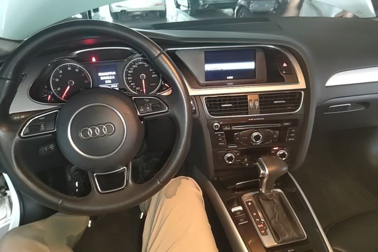 Used Audi A4L 2015 45 TFSI quattro Individual Sport Edition Center Console