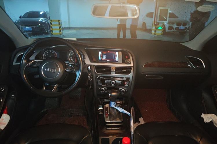Used Audi A4L 2015 35 TFSI Automatic Standard Model Center Console