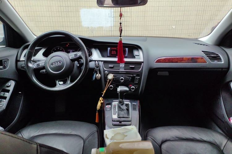 Used Audi A4L 2015 35 TFSI Automatic Comfort Model Center Console