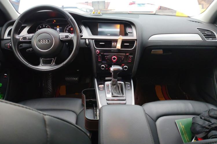 Used Audi A4L 2015 35 TFSI Automatic Standard Model Center Console