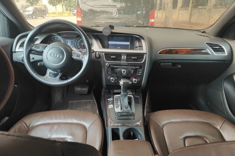 Used Audi A4L 2015 35 TFSI Automatic Comfort Model Center Console