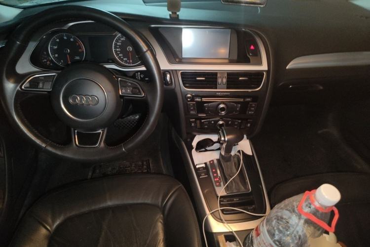 Used Audi A4L 2015 35 TFSI Automatic Standard Model Center Console