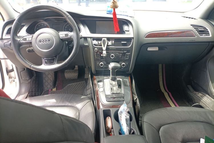 Used Audi A4L 2015 35 TFSI Automatic Comfort Model Center Console