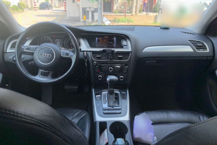 Used Audi A4L 2015 35 TFSI Automatic Standard Model Center Console