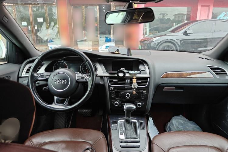 Used Audi A4L 2015 35 TFSI Automatic Comfort Model Center Console