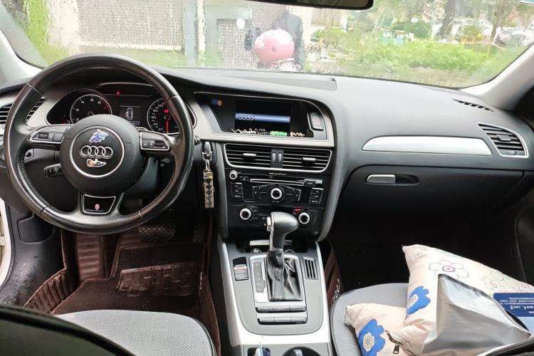 Used Audi A4L 2015 35 TFSI Automatic Standard Model Center Console