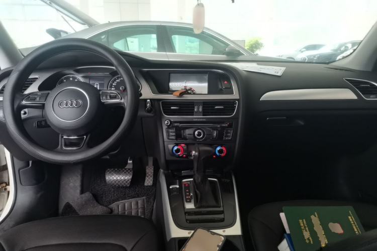 Used Audi A4L 2015 35 TFSI Automatic Standard Model Center Console