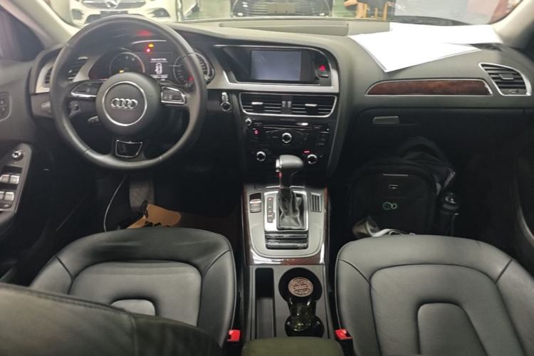 Used Audi A4L 2015 35 TFSI Automatic Comfort Model Center Console