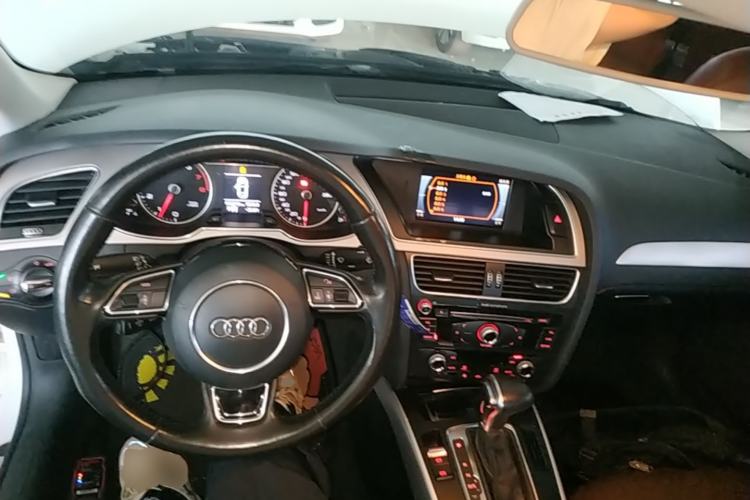 Used Audi A4L 2015 35 TFSI Automatic Standard Model Center Console