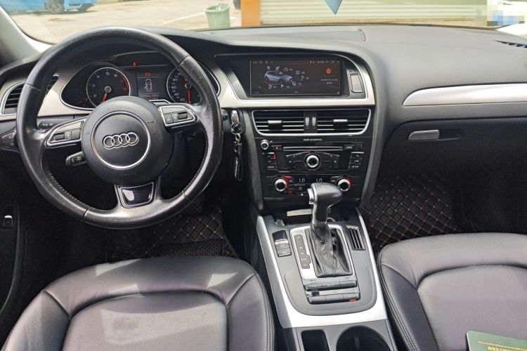 Used Audi A4L 2015 35 TFSI Automatic Standard Model Center Console
