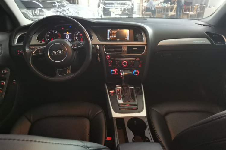 Used Audi A4L 2015 45 TFSI quattro Individual Sport Edition Center Console