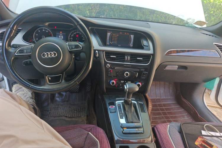 Used Audi A4L 2015 35 TFSI Automatic Comfort Model Center Console