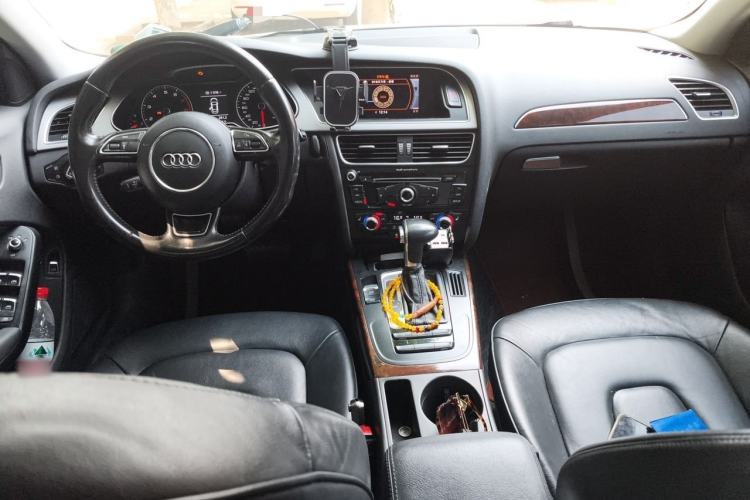 Used Audi A4L 2015 35 TFSI Automatic Comfort Model Center Console