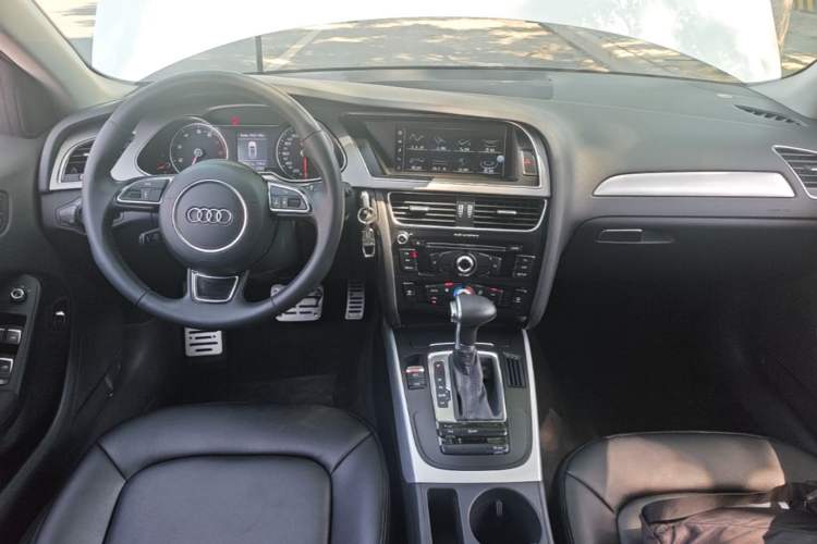 Used Audi A4L 2015 35 TFSI Automatic Standard Model Center Console