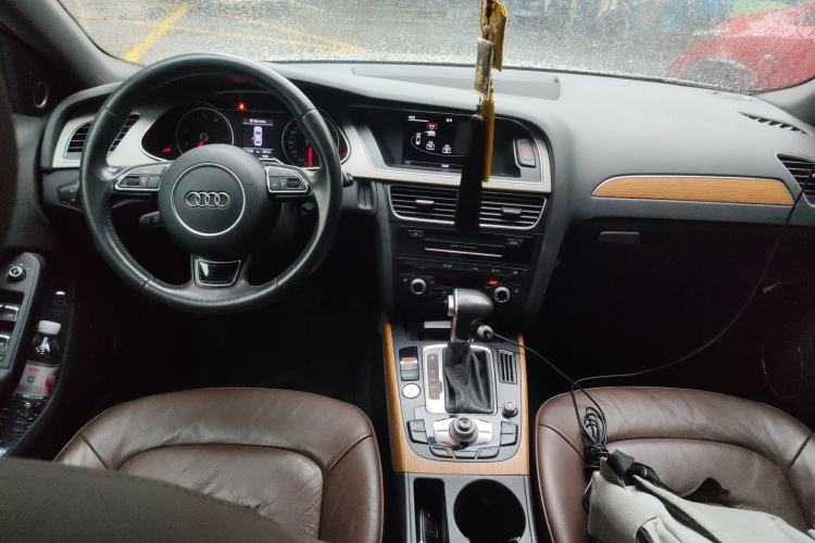 Used Audi A4L 2015 35 TFSI Automatic Luxury Edition Center Console