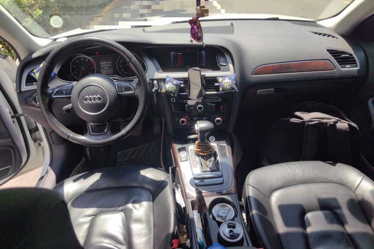 Used Audi A4L 2015 35 TFSI Automatic Comfort Model Center Console