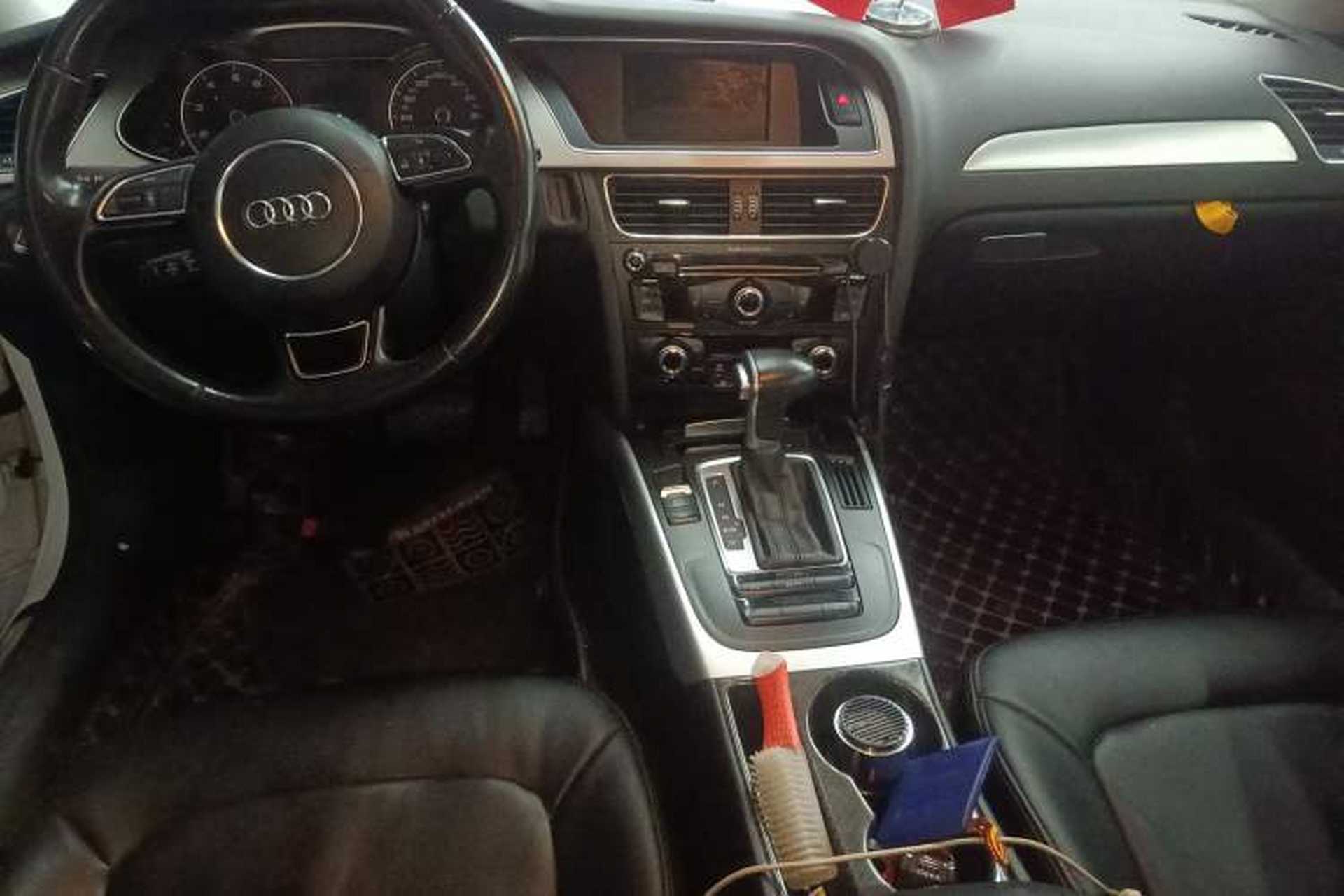 Used Audi A4L 2015 35 TFSI Automatic Standard Model Center Console