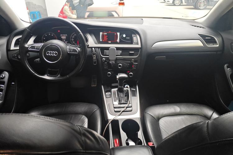 Used Audi A4L 2015 35 TFSI Automatic Standard Model Center Console