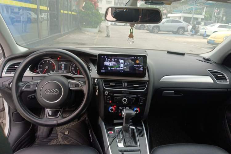 Used Audi A4L 2015 35 TFSI Automatic Standard Model Center Console