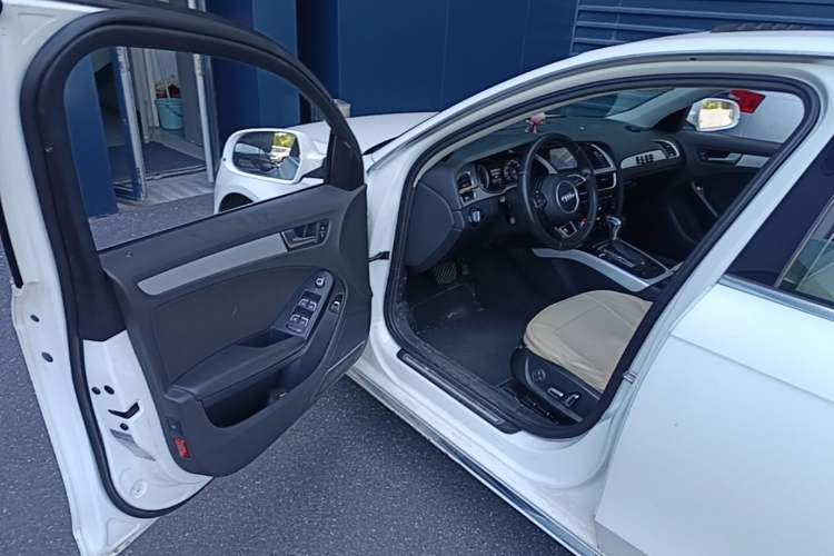 Used Audi A4L 2015 35 TFSI Automatic Standard Model Driver Seat