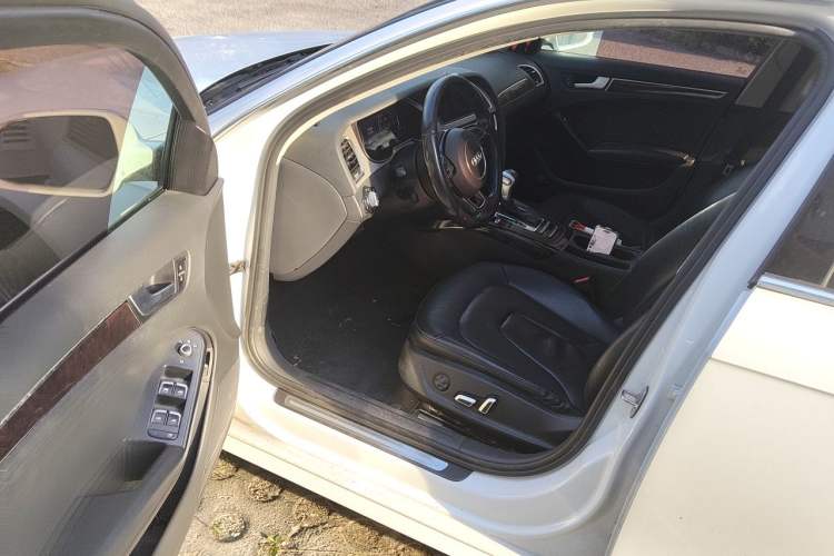 Used Audi A4L 2015 35 TFSI Automatic Comfort Model Driver Seat