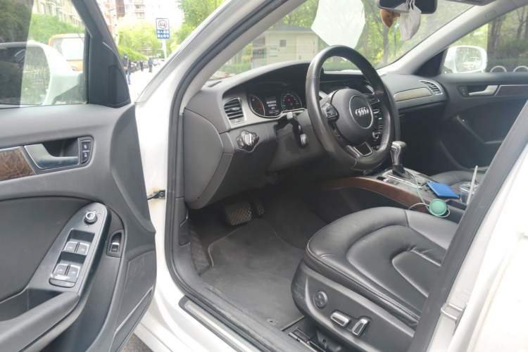 Used Audi A4L 2015 35 TFSI Automatic Comfort Model Driver Seat