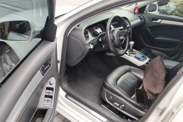 Used Audi A4L 2015 35 TFSI Automatic Standard Model Driver Seat