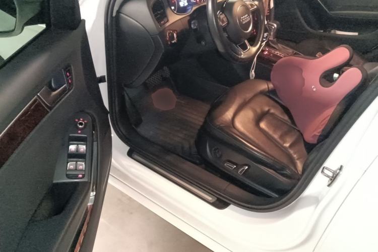 Used Audi A4L 2015 35 TFSI Automatic Comfort Model Driver Seat