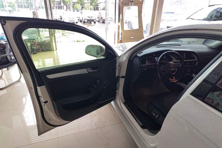 Used Audi A4L 2015 35 TFSI Automatic Standard Model Driver Seat