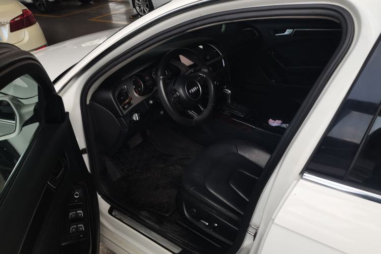 Used Audi A4L 2015 35 TFSI Automatic Comfort Model Driver Seat