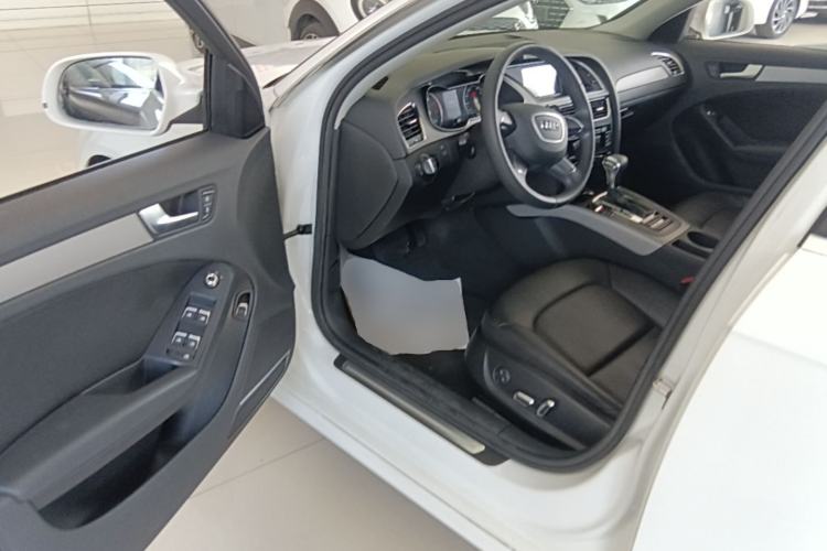 Used Audi A4L 2015 30 TFSI Automatic Comfort Model Driver Seat
