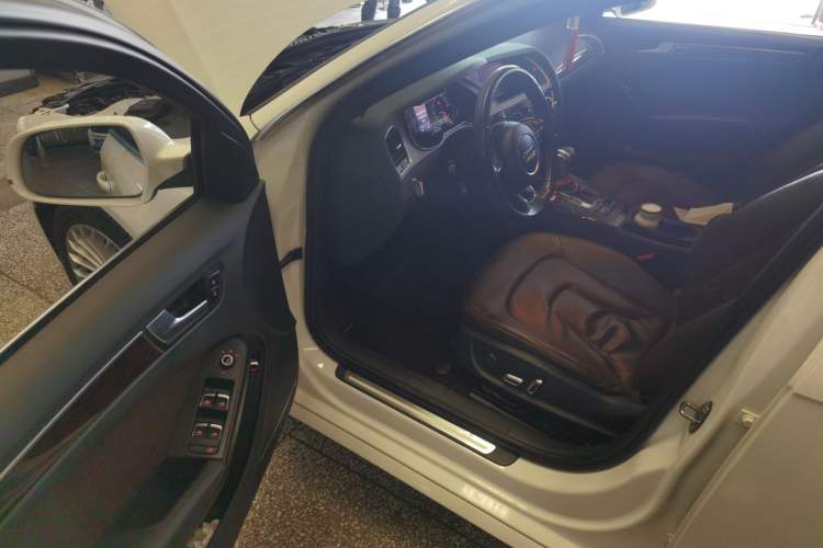 Used Audi A4L 2015 35 TFSI Automatic Comfort Model Driver Seat