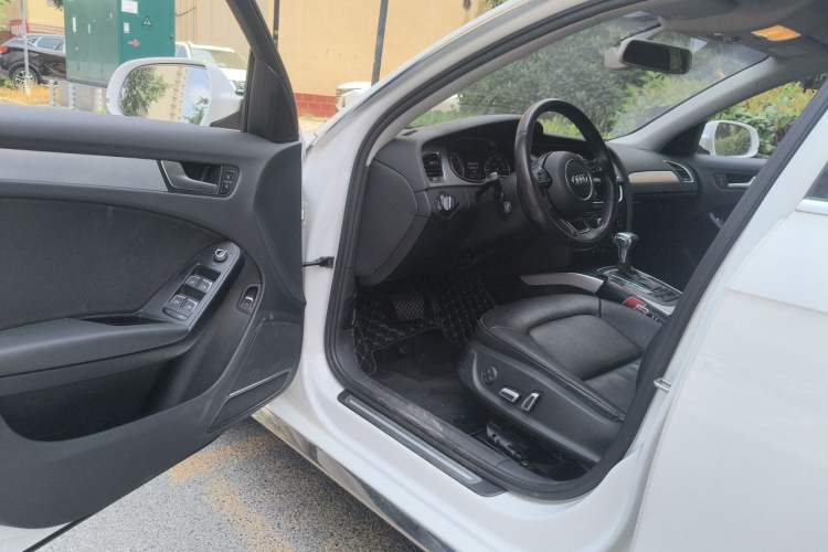 Used Audi A4L 2015 35 TFSI Automatic Comfort Model Driver Seat