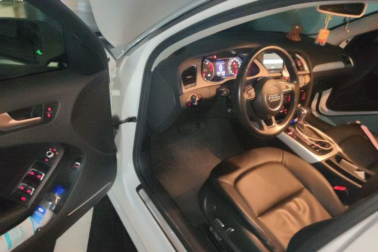 Used Audi A4L 2015 35 TFSI Automatic Standard Model Driver Seat