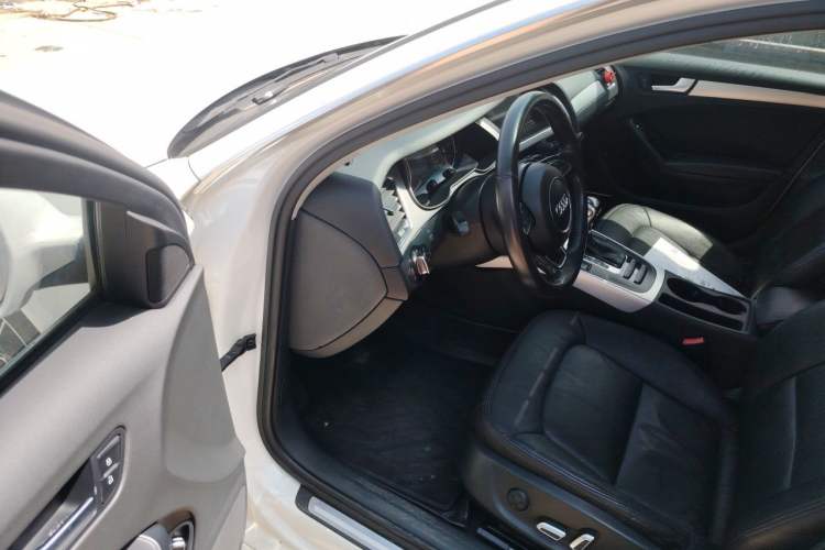 Used Audi A4L 2015 30 TFSI Automatic Comfort Model Driver Seat