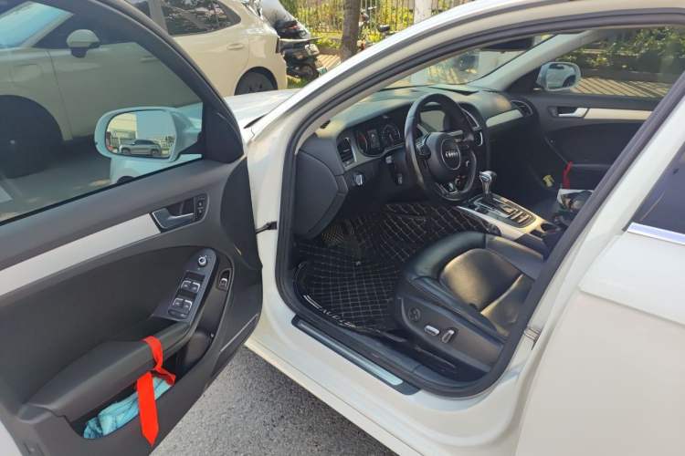 Used Audi A4L 2015 35 TFSI Automatic Standard Model Driver Seat