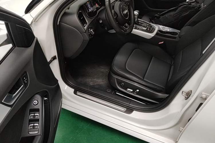 Used Audi A4L 2015 35 TFSI Automatic Standard Model Driver Seat