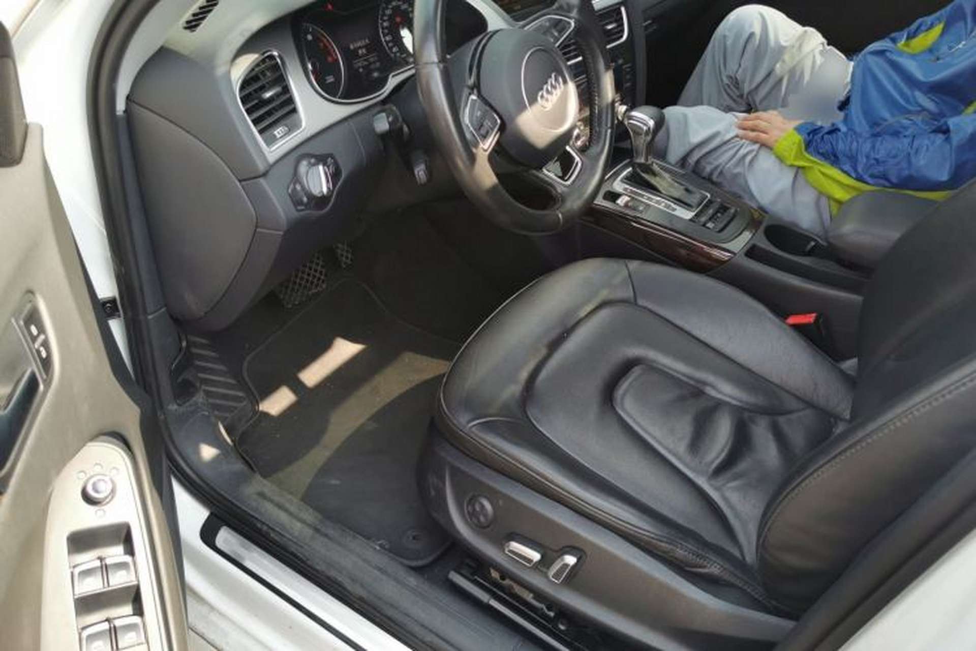 Used Audi A4L 2015 35 TFSI Automatic Comfort Model Driver Seat