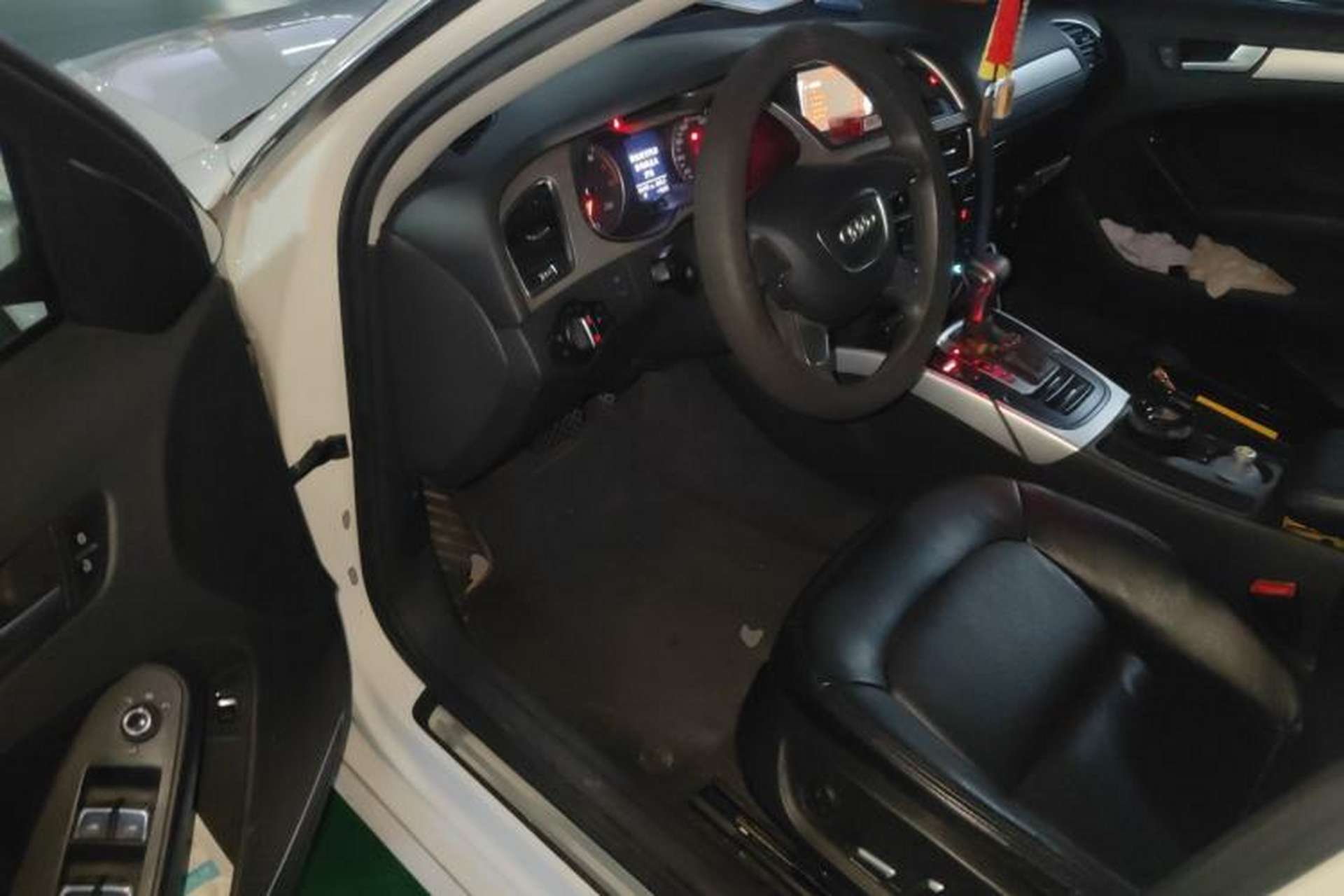 Used Audi A4L 2015 30 TFSI Automatic Comfort Model Driver Seat
