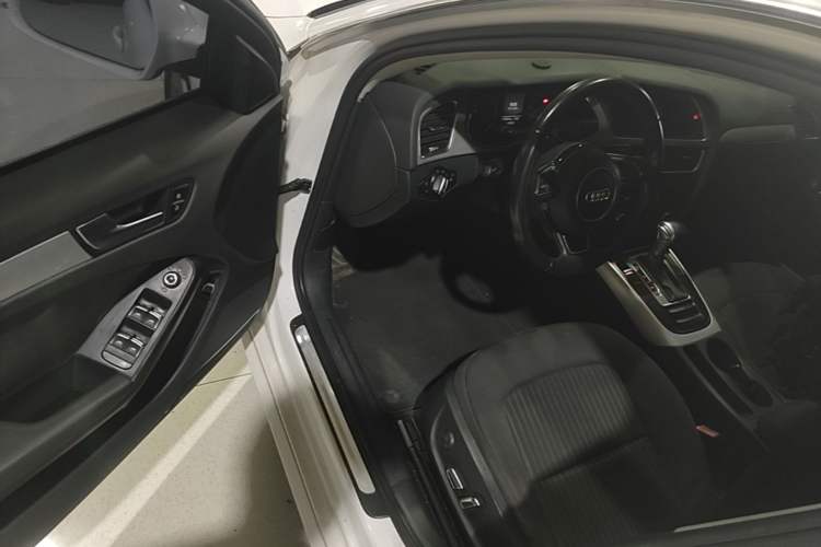 Used Audi A4L 2015 35 TFSI Automatic Standard Model Driver Seat