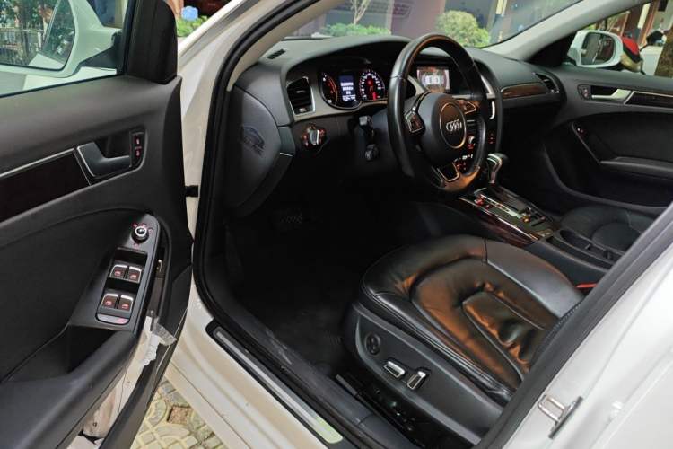 Used Audi A4L 2015 35 TFSI Automatic Comfort Model Driver Seat