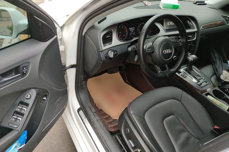 Used Audi A4L 2015 35 TFSI Automatic Comfort Model Driver Seat
